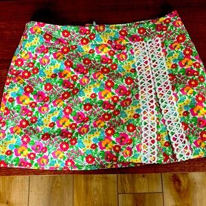 Lilly Pulitzer floral skort size small